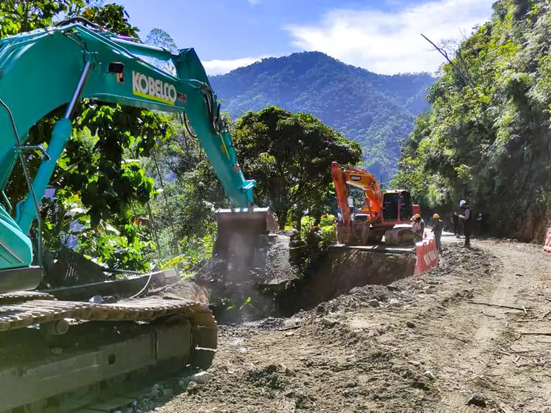 Trabajos vía Medellín - Bogotá
