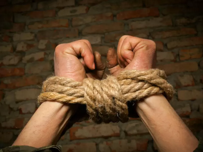Secuestro y tortura