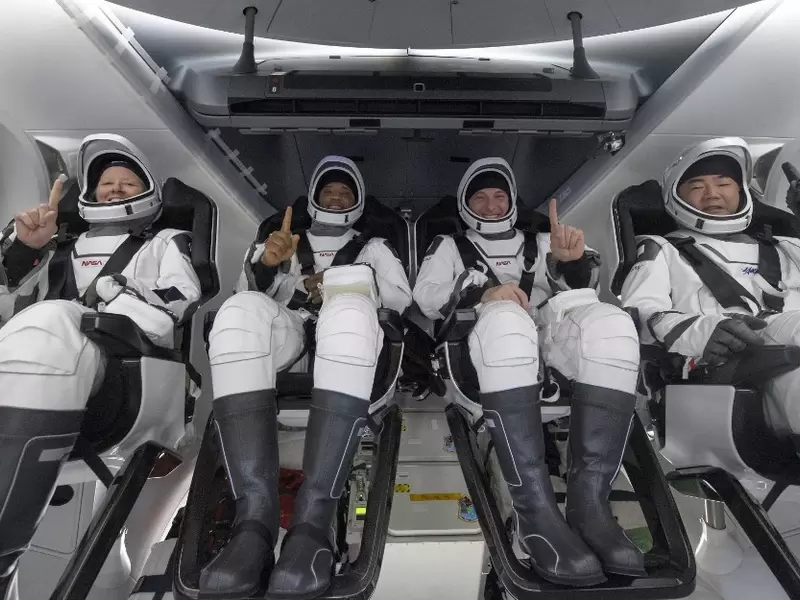 El primer viaje comercial tripulado de la NASA retornó a la tierra El primer viaje comercial tripulado de la NASA retornó a la tierra