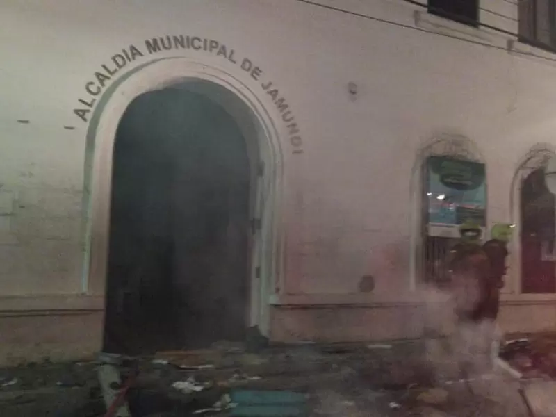 El alcalde del municipio rechazó los hechos de violencia que opacaron la jornada pacífica de movilización que habían tenido.