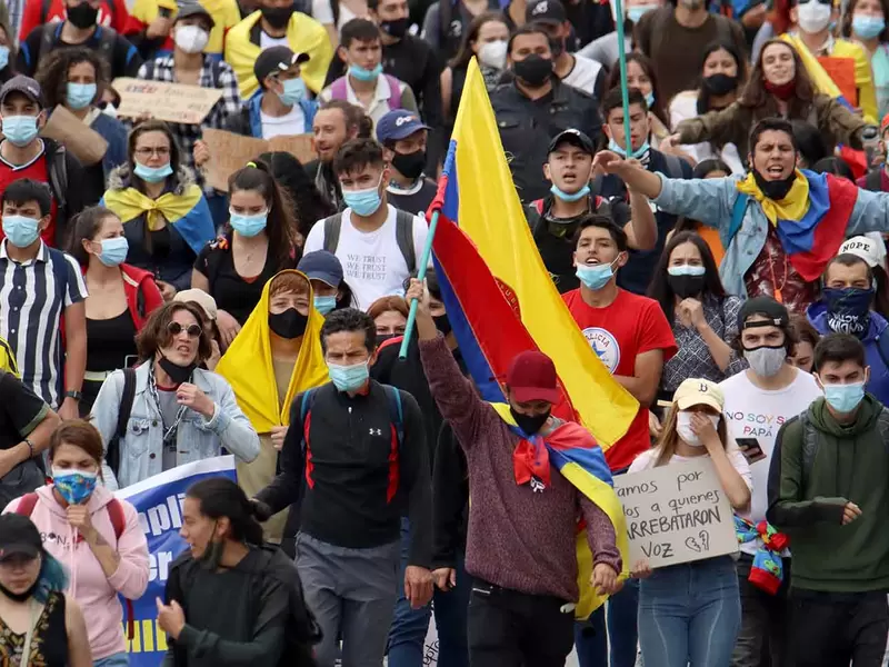 Paro nacional Colombia: protesta pacífica en Los Héroes el 12 de mayo de 2021 Paro nacional Colombia: protesta pacífica en Los Héroes el 12 de mayo de 2021