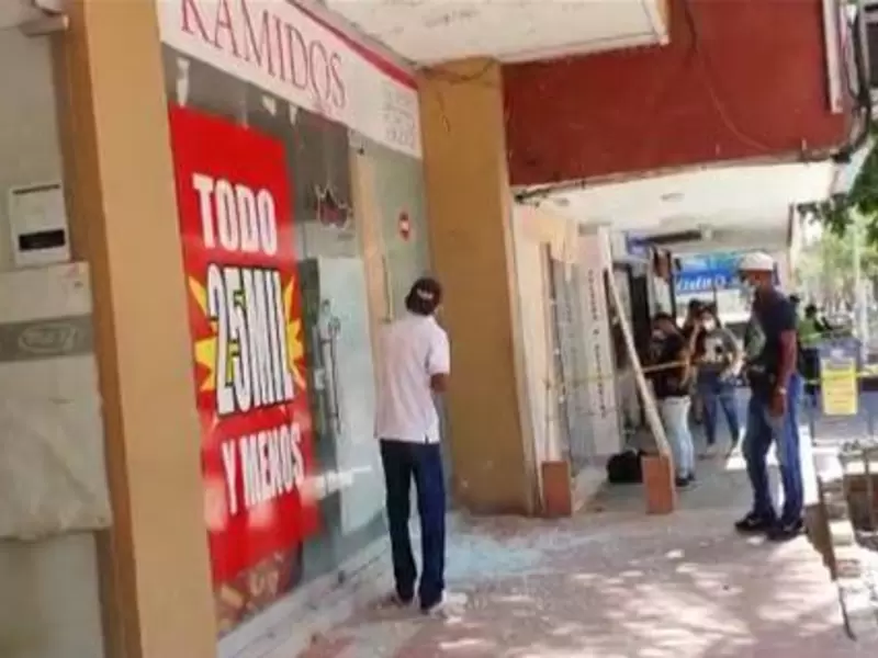 Daños por disturbios en cercanías al estadio Romelio Martínez