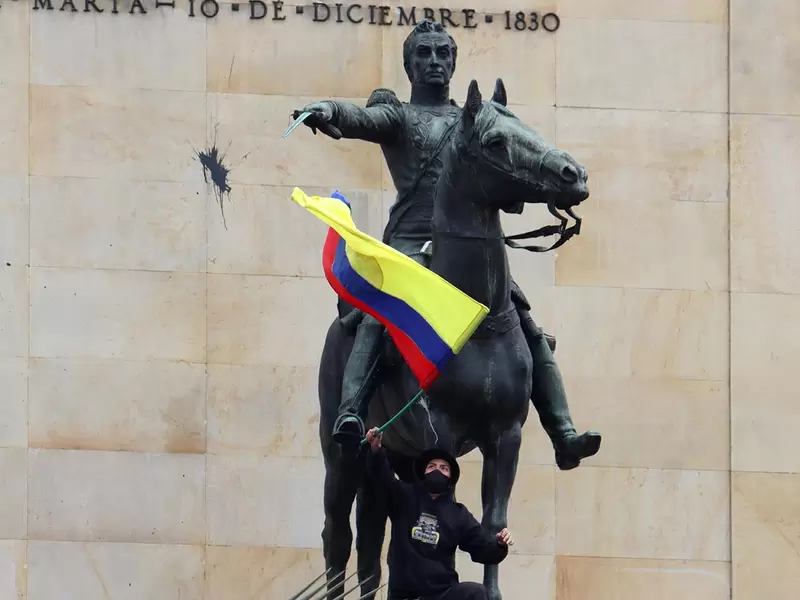 Disturbios en Bogotá durante las marchas del 1 de mayo de 2021