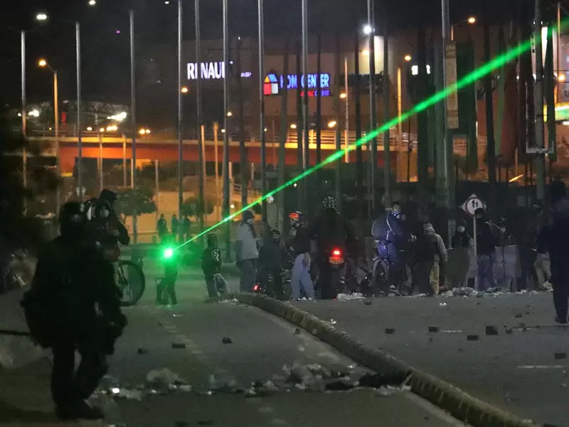 ENFRENTAMIENTOS ENTRE MANIFESTANTES Y POLICIA DEL ESMAD EN SOACHA