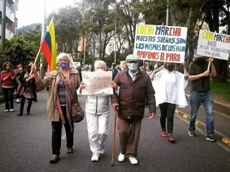 Personas adultas mayores en el paro nacional
