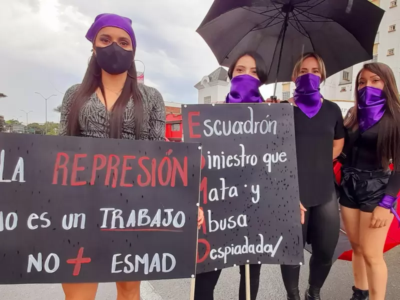 MUJERES MANIFESTACIÓN