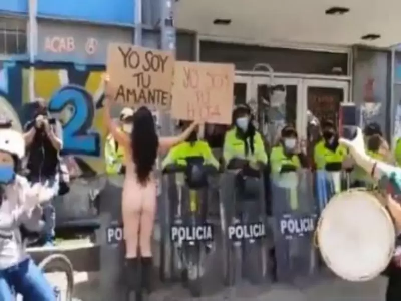 Mujeres protestaron desnudas en Bogotá para rechazar la violencia sexual