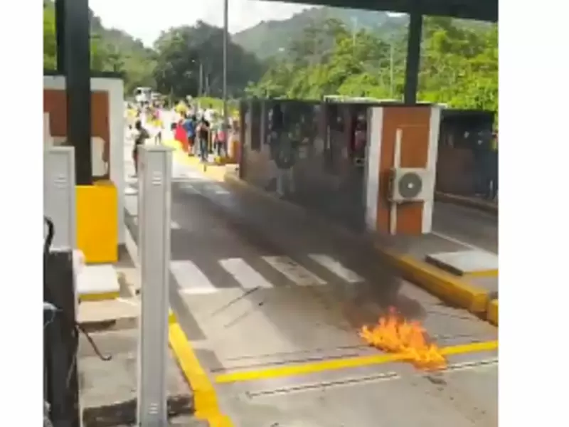 peaje Rionegro quemado