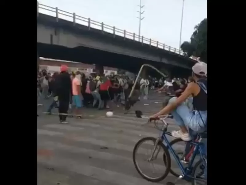 semáforo vandalizado