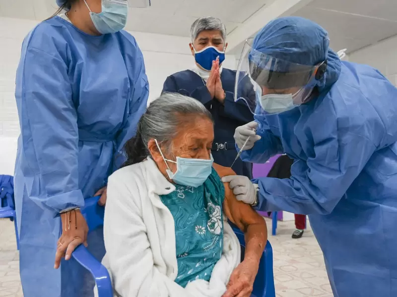 Vacunación covid-19 en Medellín