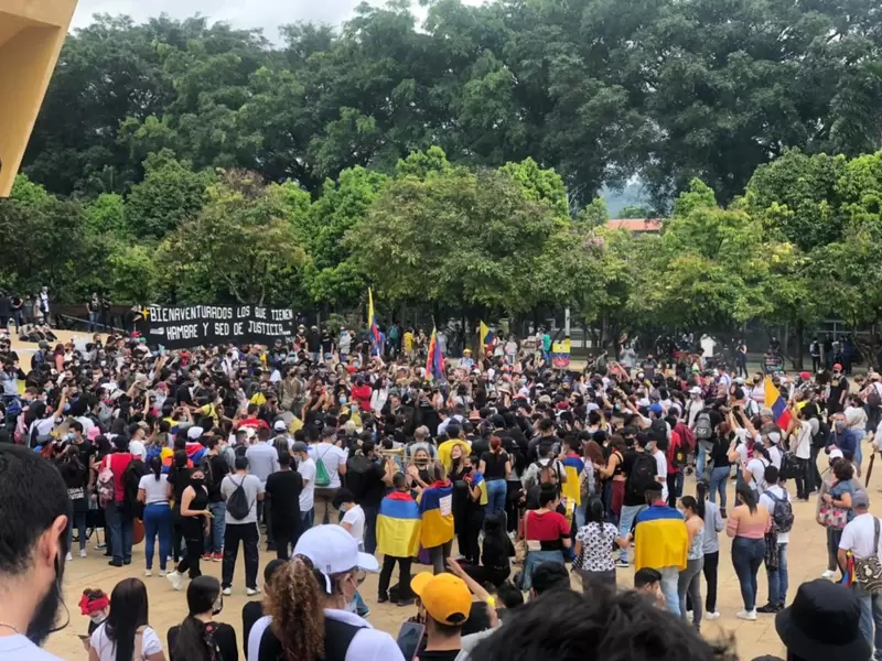 Referencia marchas en Medellín.