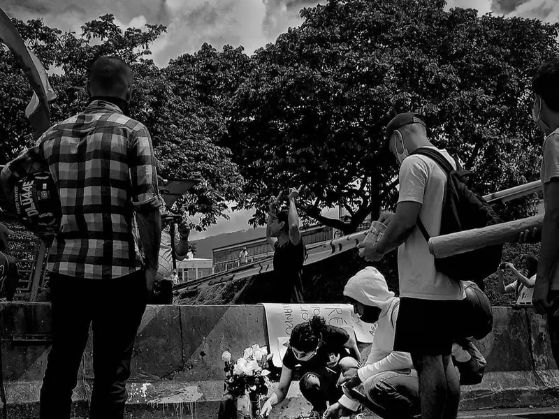 Homenaje en el Viaducto de Pereira