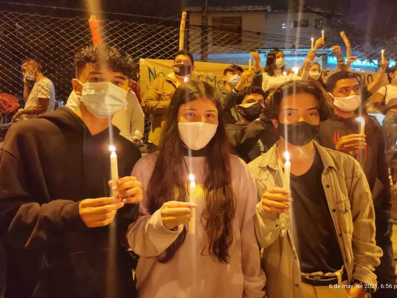 Velatón en la comuna 13 de Medellín.
