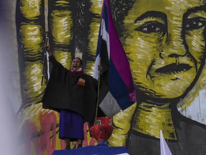 Paro nacional: indígena misak grita consignas durante manifestación