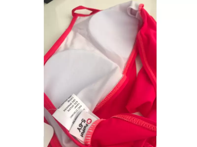Bikini de niña de 7 años con relleno en el top