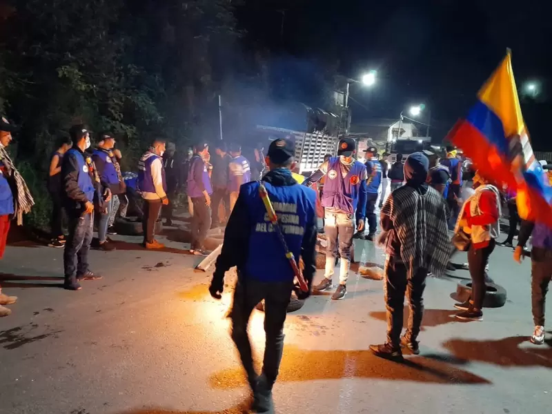 Campesinos bloquean la vía Cúcuta Bogotá