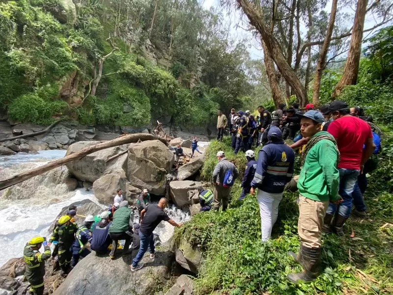 n cuerpo de joven que cayó al Río Bogotá