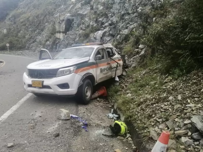 Hostigamiento a patrulla de la Policía en Santa Fe de Antioquia.