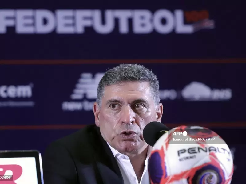 Luis Fernando Suárez, técnico de Costa Rica