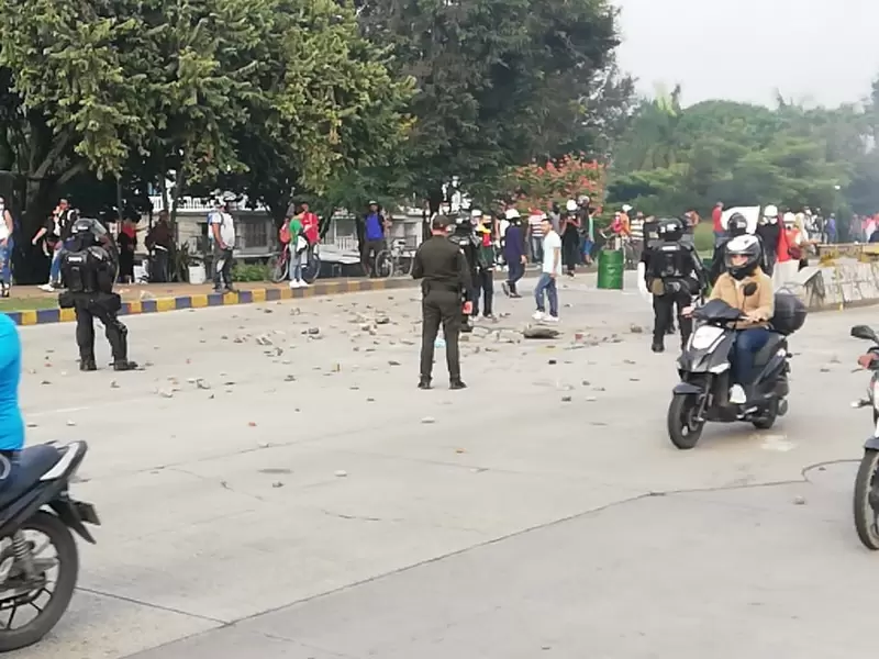 Bloqueos paso del Comercio Cali