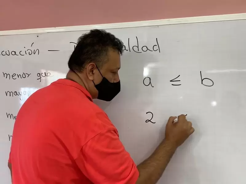 Los docentes deberán regresar a clases presenciales.