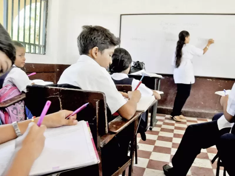 Estudiantes en aulas de clases