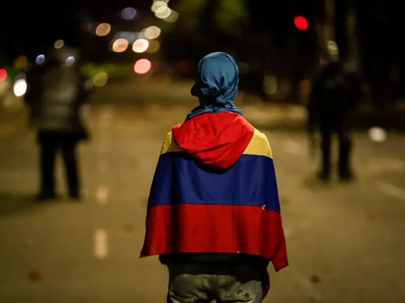 PRIMERA LÍNEA EN BOGOTÁ PRIMERA LÍNEA EN BOGOTÁ