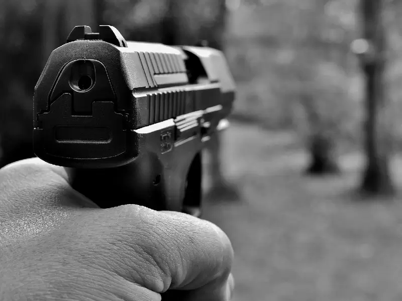 Pistola