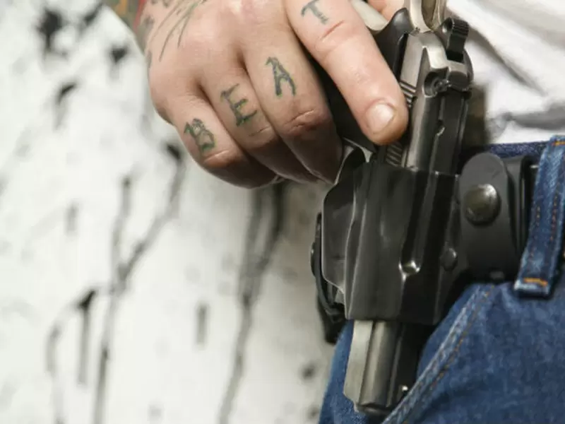 En este mismo hecho otro joven fue lesionado, indicaron las autoridades.