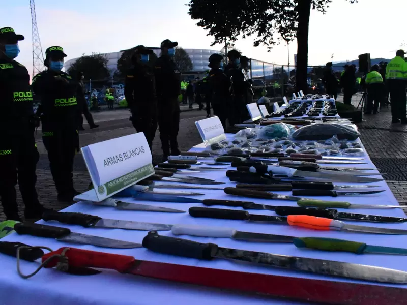 Incautación armas blancas