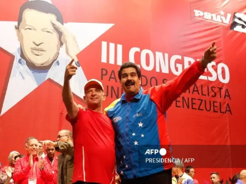 Hugo 'el pollo' Carvajal Hugo 'el pollo' Carvajal y Nicolás Maduro