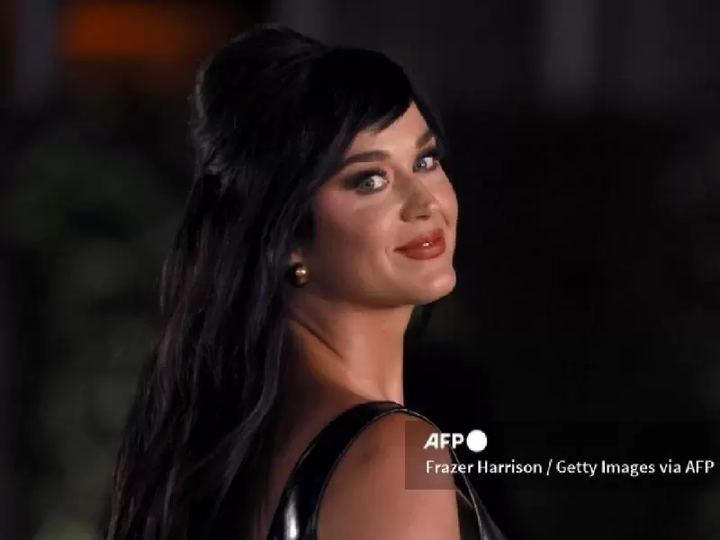 Katy Perry versiona All You need is Love Katy Perry versiona All You need is Love