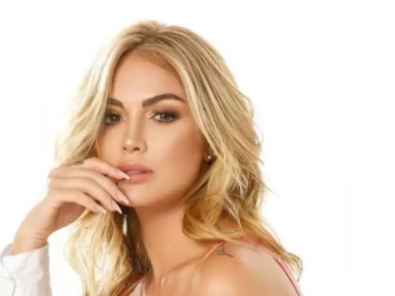 Sara Uribe y la foto en tacones rojos en Instagram Sara Uribe y la foto en tacones rojos en Instagram