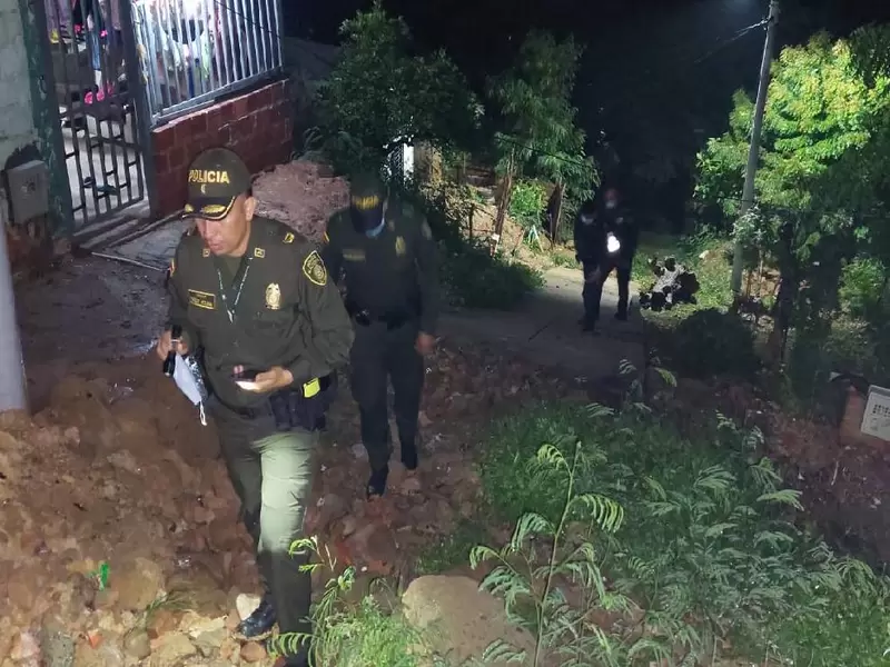 Policía y bomberos realizan la busqueda