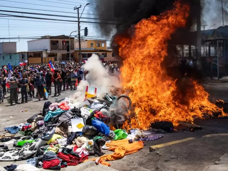 En Iquique, Chile, queman campamento de migrantes venezolanos