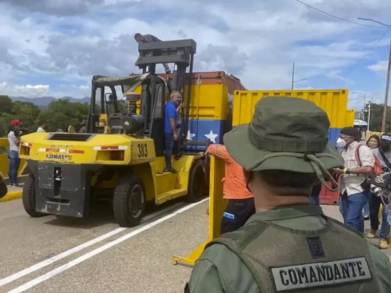 Todavía falta retirar un contenedor en los Puentes Internacionales Francisco de Paula Santander y La Unidad