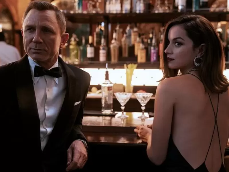 Daniel Craig