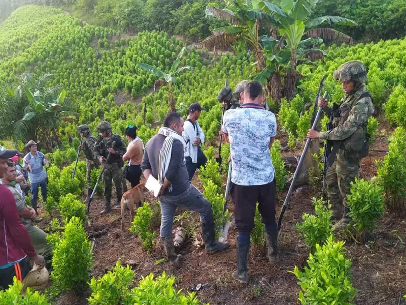 Ejército y campesinos