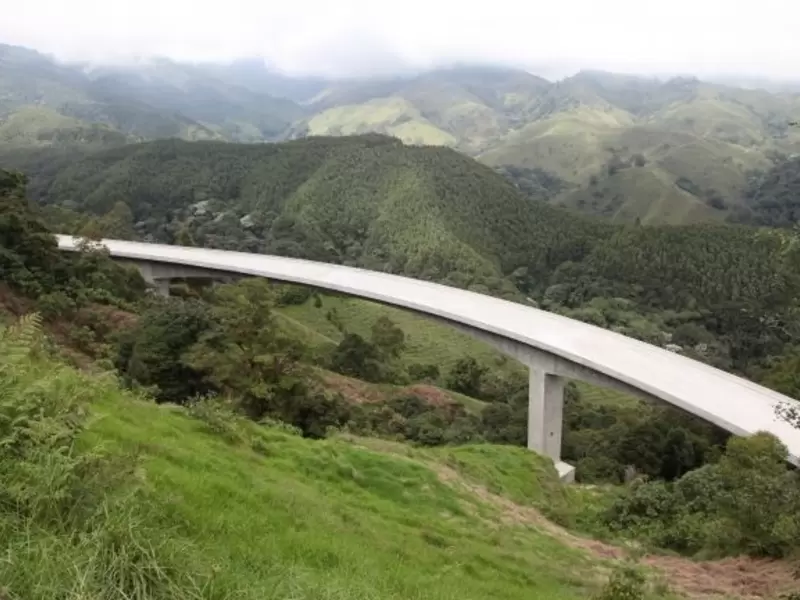 Cruce de la cordillera central - Archivo INVIAS