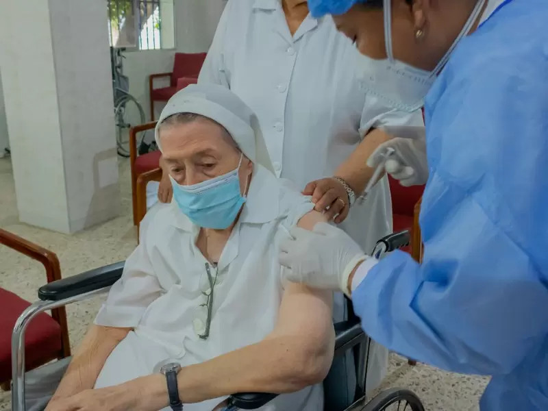 Se han aplicado 365 biológicos de refuerzos en los hogares de paso