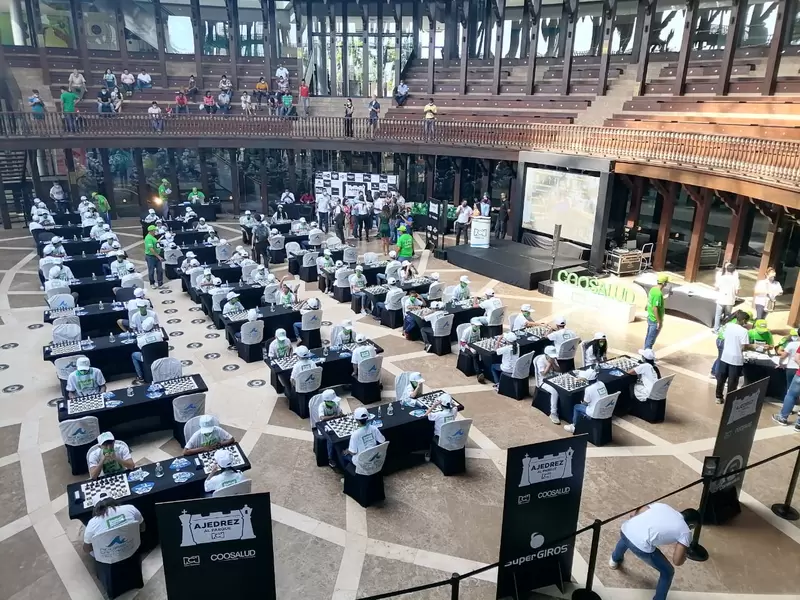 Jaque Mate: ocho jugadores encabezan la lista de campeones de Ajedrez al Parque RCN- Coosalud