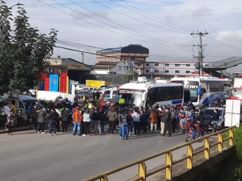 Protestas en calle 13. Ciudadanos reclaman por desmonte del SITP provisional