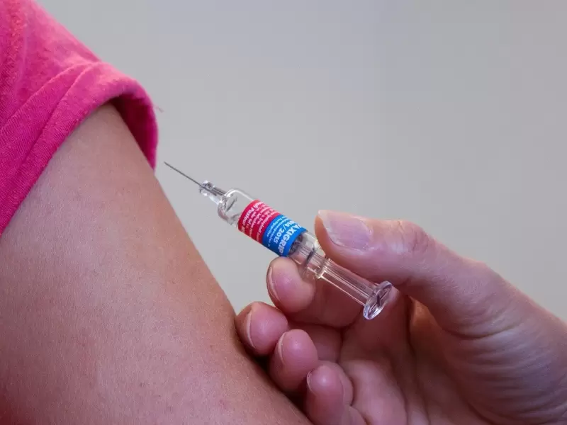 Vacunación a mujeres contra el Virus del Papiloma Humano