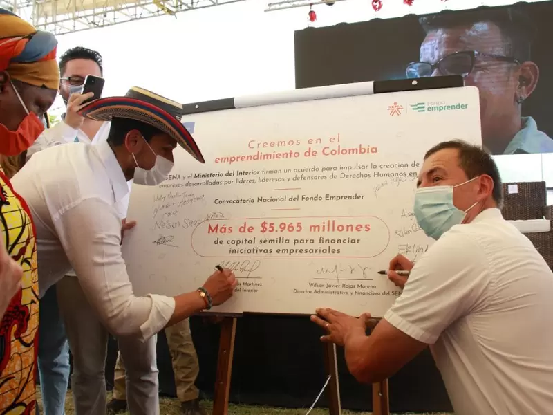 Convenio para emprendimientos de líderes sociales