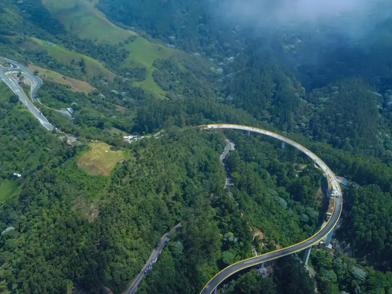 Vía Calarcá - Cajamarca