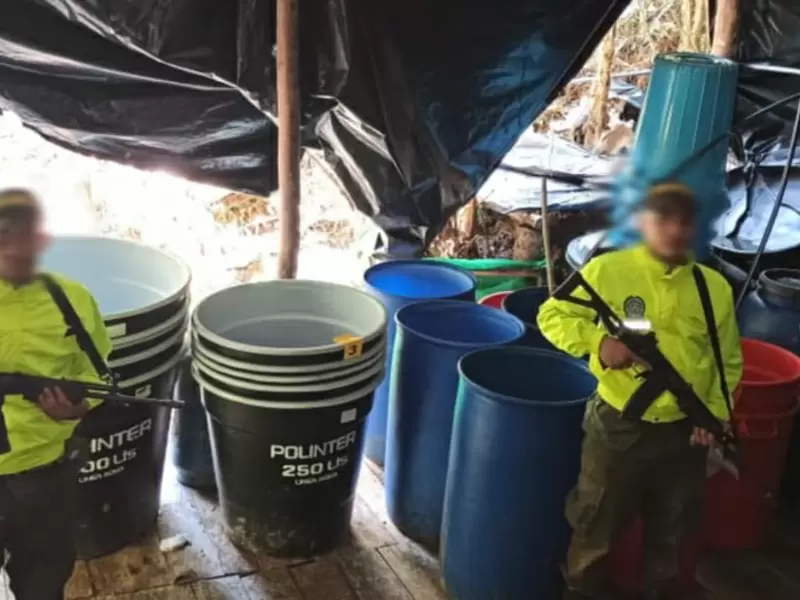 Destrucción de la laboratorio para la producción de estupefacientes
