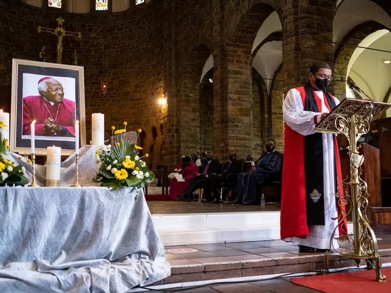Desmond Tutu en capilla ardiente