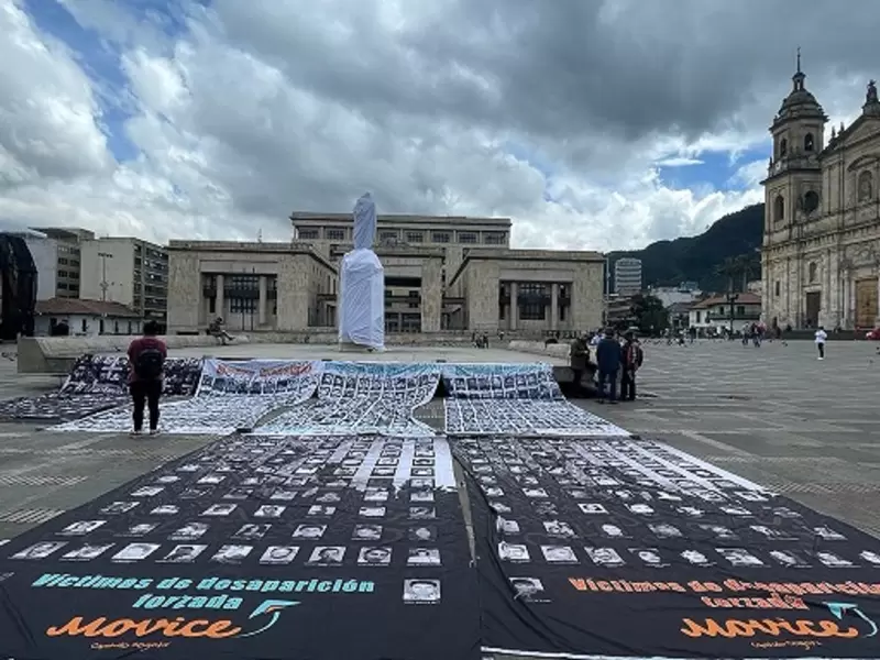 Víctimas de desaparición forzada presentaron 10.280 firmas para pedir al Gobierno que busque a los desaparecidos