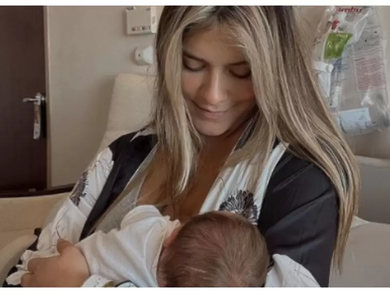 Laura Tobón y su bebé