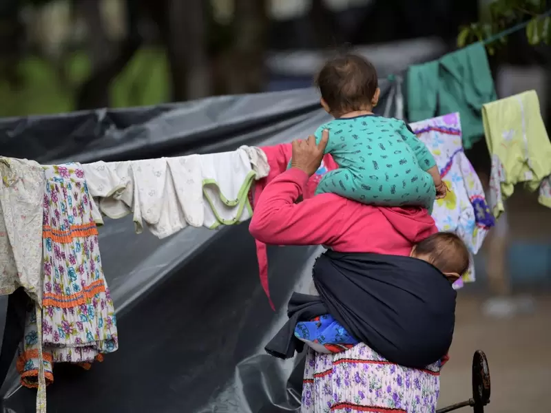 Indígenas embera desplazados en parques de Bogotá